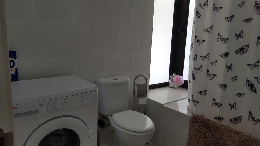 Bathroom 4, Albufeira Beach by Rentals in Algarve (61), Albufeira