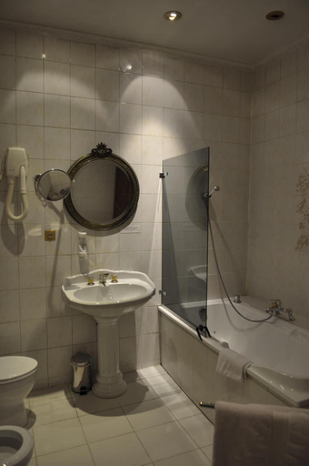 Bathroom 5, Hotel du Parc - Manoir du Baron Blanc, Haute-Savoie