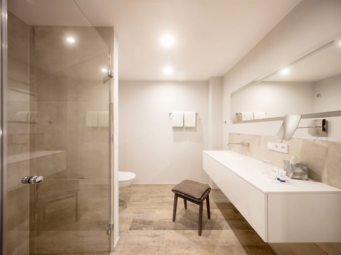 Bathroom 5, Hotel Hafen Flensburg, Flensburg
