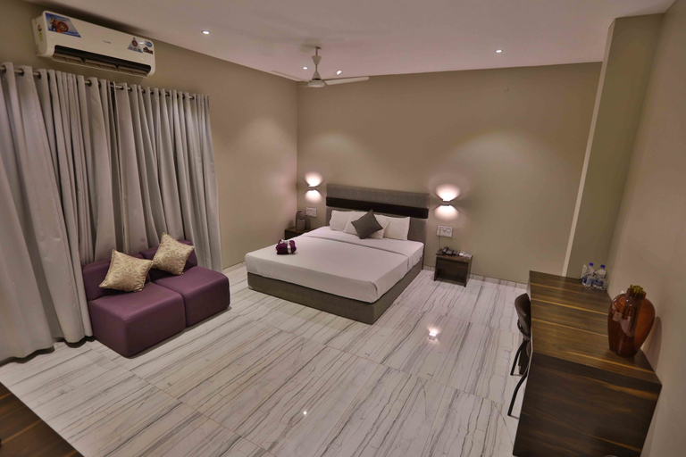 Bedroom 3, Hotel President Cottage Resort, Jalgaon