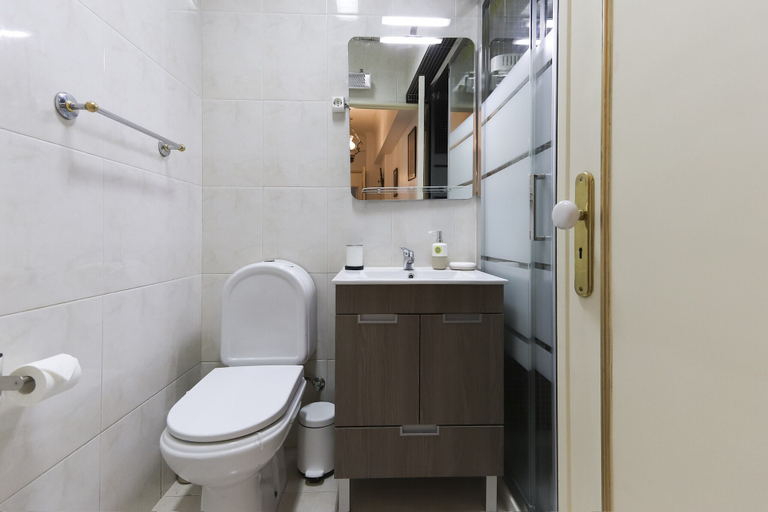 Bathroom 4, Olaias Classic by Homing, Lisbon