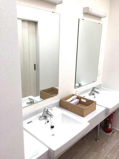 Bathroom 5, Itoshima guesthouse & backpackers TOMO - Hostel, Maebaru