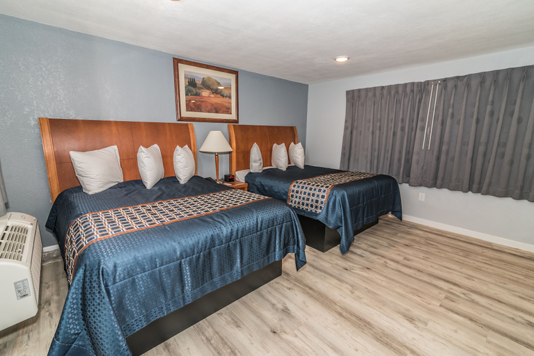 Bedroom 2, Howard Johnson by Wyndham Acton, Middlesex