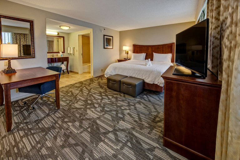 Bedroom 3, Hampton Inn & Suites Stuart-North, Martin