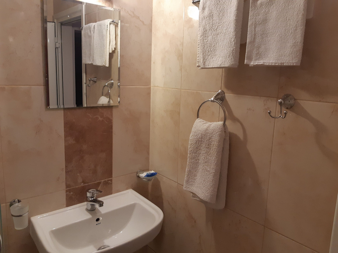 Bathroom 4, Siren, Pomorie