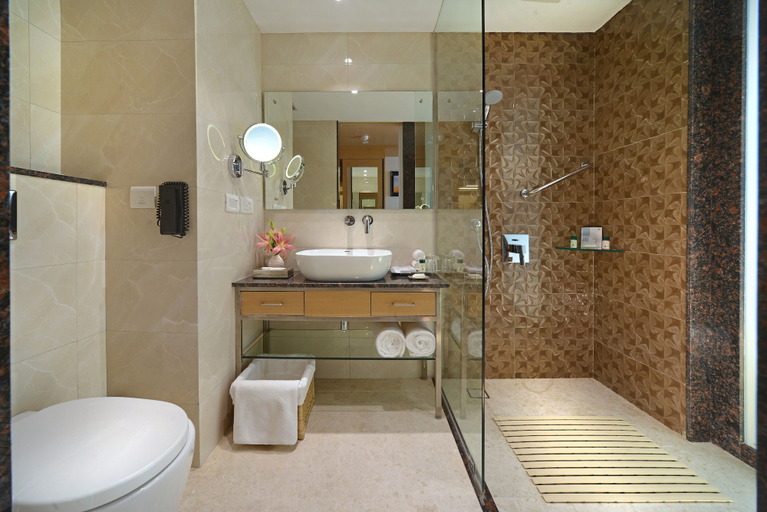 Bathroom 4, Fortune Inn Promenade, Vadodara - Member ITC Hotels' Group, Vadodara