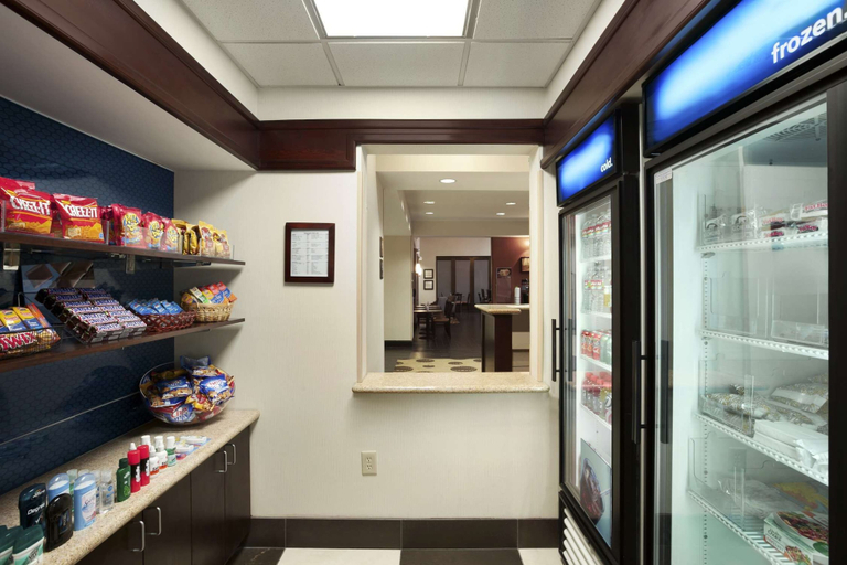 Food & Drinks 5, Hampton Inn & Suites Conroe - I-45 North, Montgomery