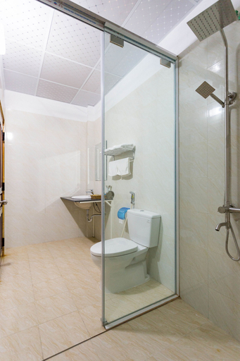 Bathroom 3, Gia Nguyen Hotel, Gia Viễn