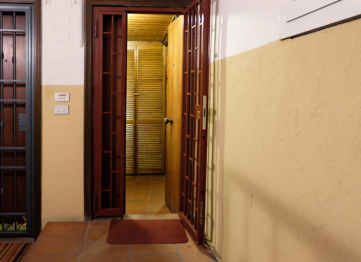 Others 4, Castiglione Lovely Mansarda, Bologna