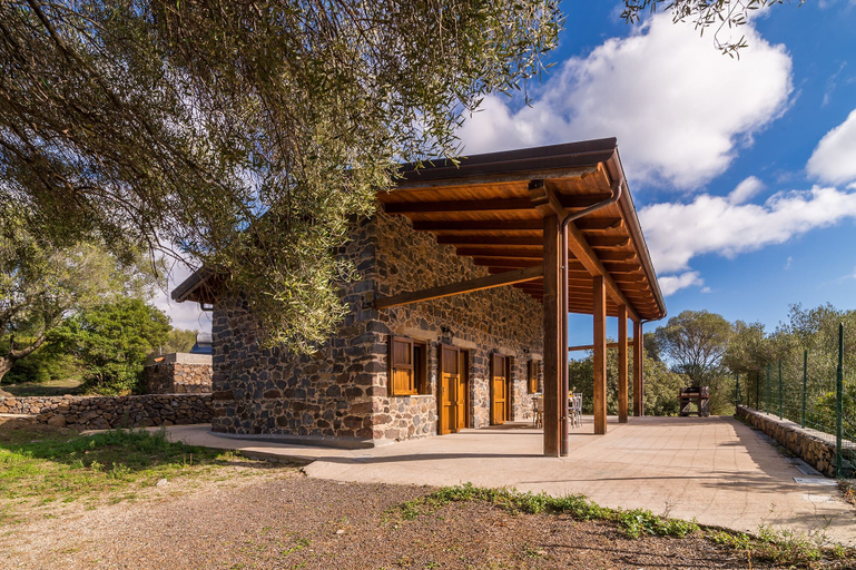 Exterior & Views, AffittaSardegna - Casa Pedra 2, Nuoro