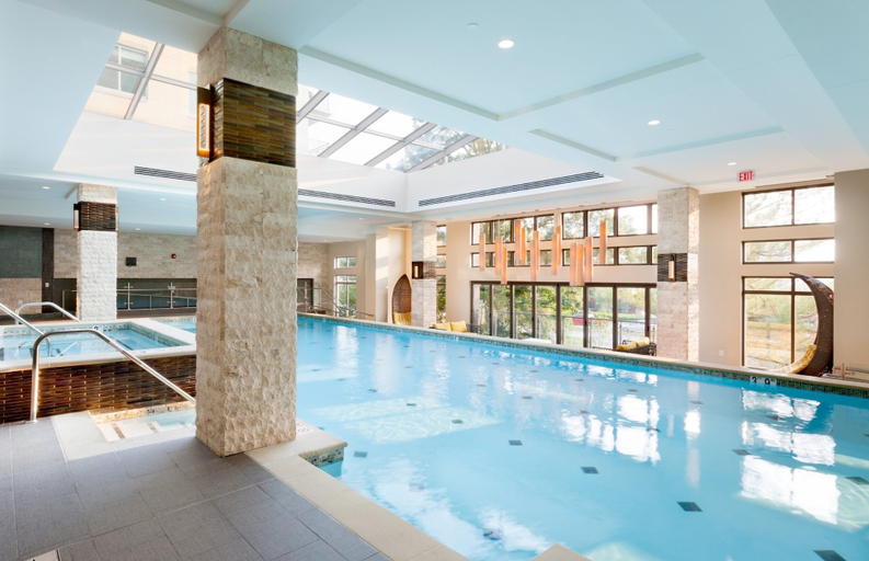 Sport & Beauty 4, Bluebird Suites in Reston, Fairfax
