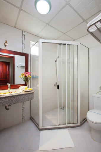 Bathroom 4, Hotel Kim Yen, District 1