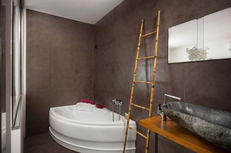 Bathroom 5, Pantokrator Hotel, Ionian Islands