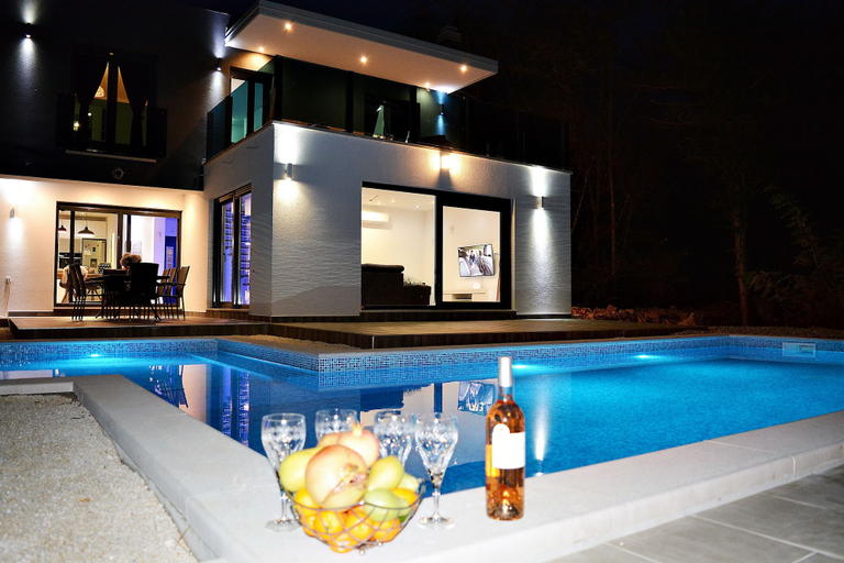 Sport & Beauty 4, Holiday House Luxury, Podbablje
