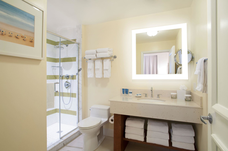 Bathroom 5, Edgewater Beach Hotel, Collier