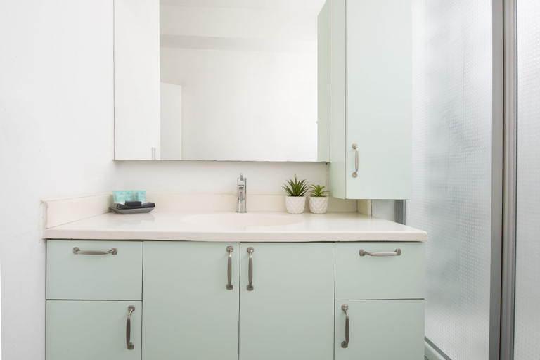 Bathroom 4, AirTLV Comfortable 3 BDRM in Old North