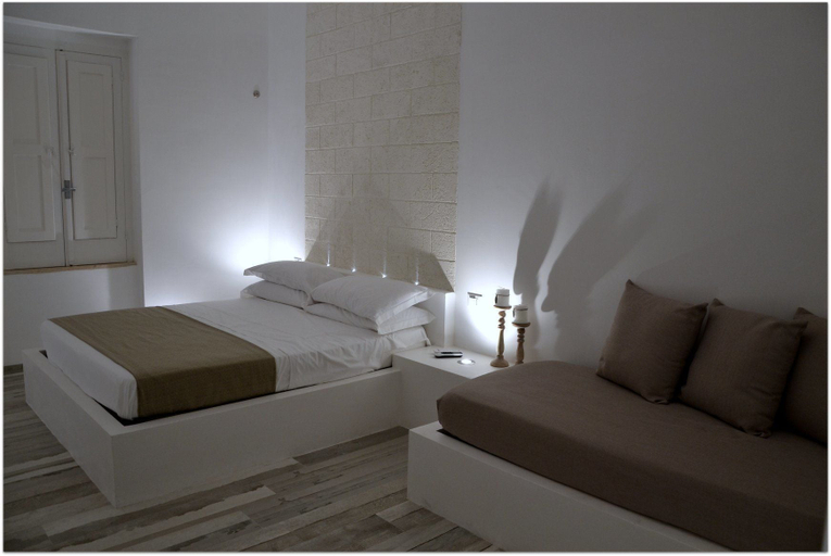 Bedroom 3, Quintessenza - Charme Rooms, Foggia