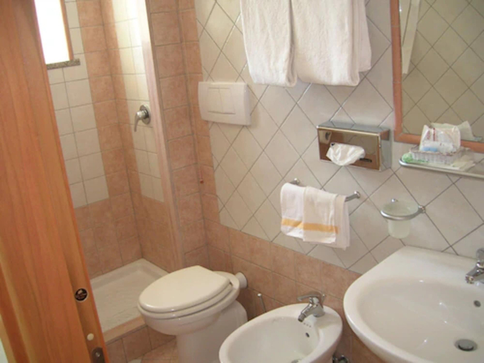 Bathroom 4, Hotel Nido D'Aquila, Olbia-Tempio