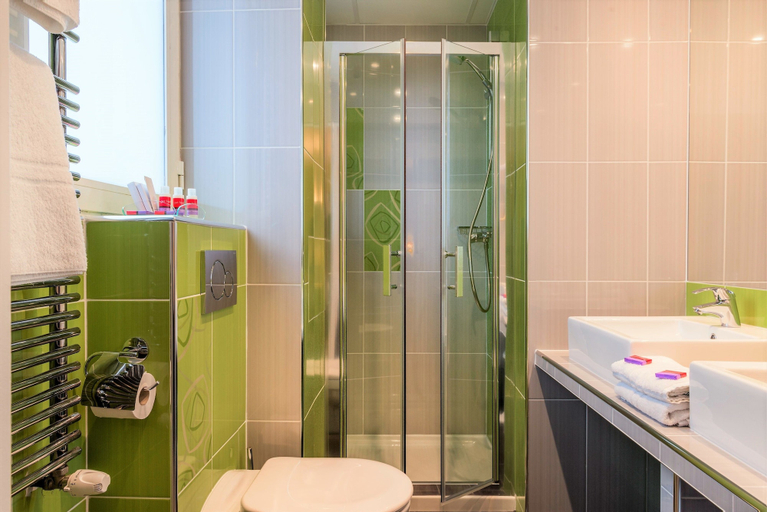 Bathroom 4, Hotel Glasgow Monceau by Patrick Hayat, Paris