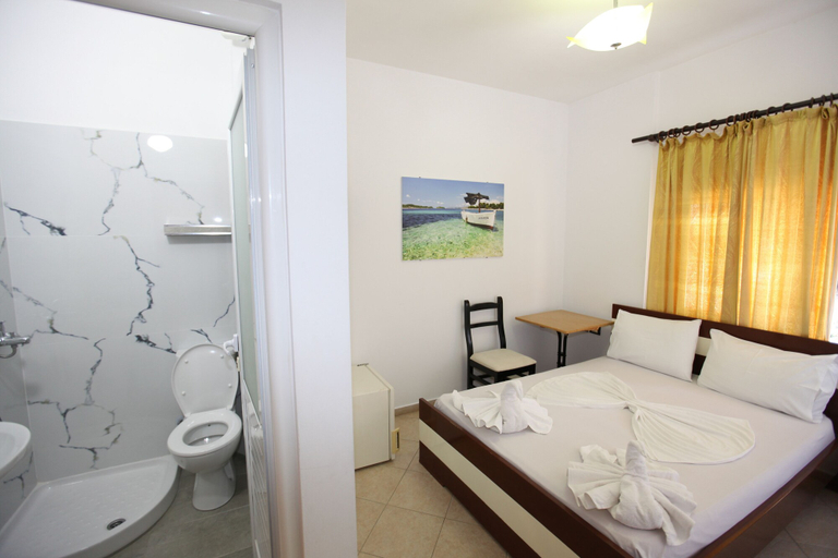 Bedroom 3, Hotel Real, Sarandës