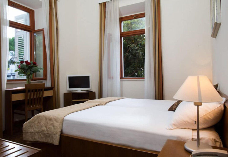 Bedroom 3, Hotel Zagreb, Dubrovnik