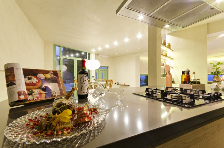 Food & Drinks 5, Mama La Roosa, Crete