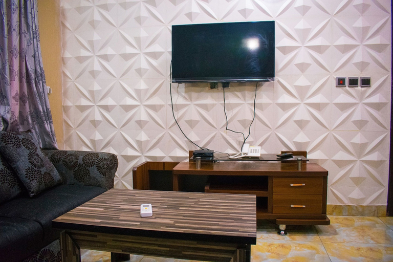 Others 5, Greatwall Apartments, Ikeja