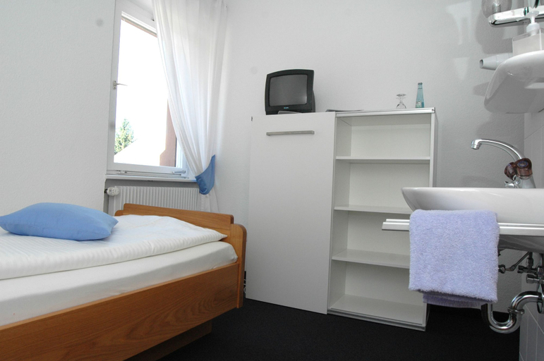 Bedroom 2, Hotel Scheffelhof, Emmendingen