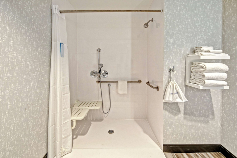Bathroom 4, Hampton Inn Cardiff Beach Encinitas, CA Near Del Mar, San Diego