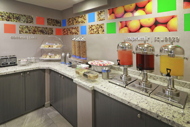 Food & Drinks 5, Hampton Inn by Hilton Monterrey-Airport, Apodaca