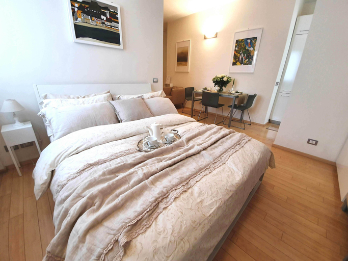 Corso Vercelli Apartment, Milano