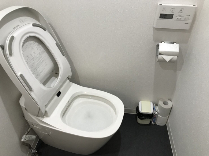 Bathroom 3, Syukur Ofuna, Kamakura