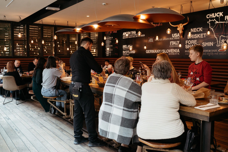 Food & Drinks 4, Garden Rooms, Maribor
