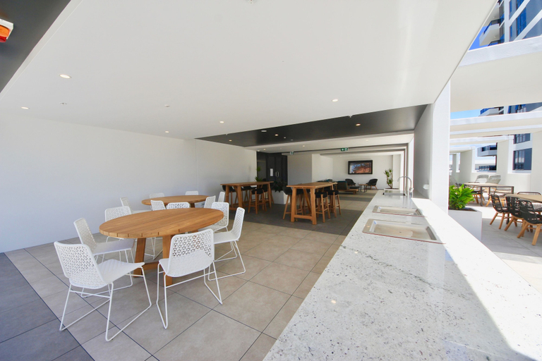 Food & Drinks 4, Qube Broadbeach 39, Gold Coast
