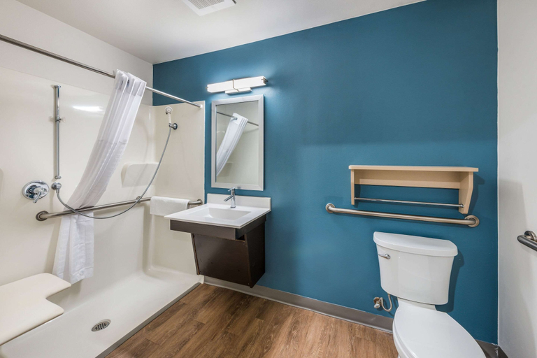 Bathroom 4, WoodSpring Suites Columbus West - Hilliard, Franklin