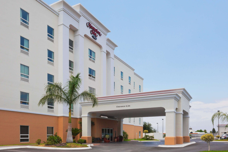 Exterior & Views 3, Hampton Inn by Hilton Ciudad Victoria, Victoria