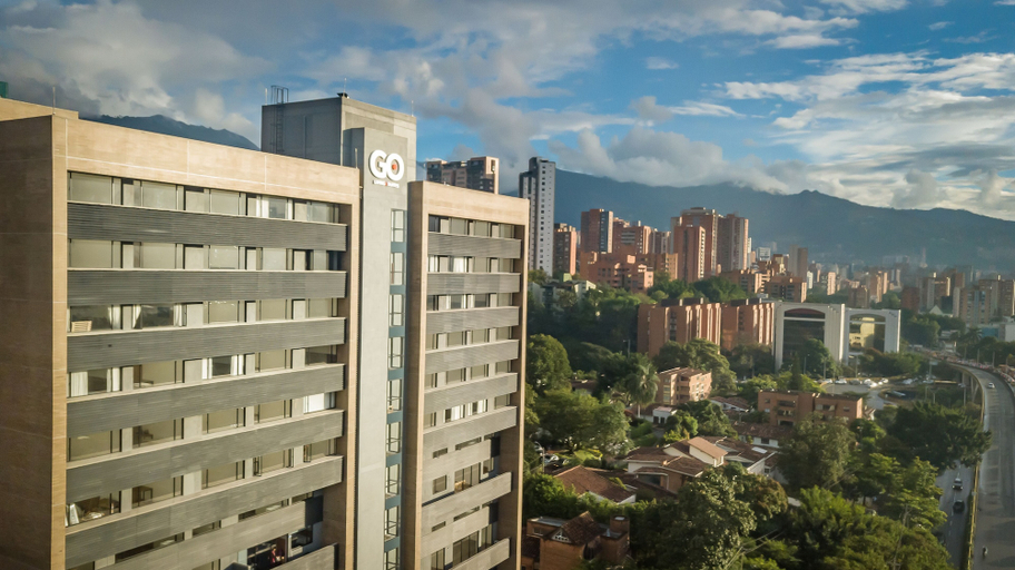 Exterior & Views 2, Apartment Go Living & Suites by HOUSY HOST, Medellín