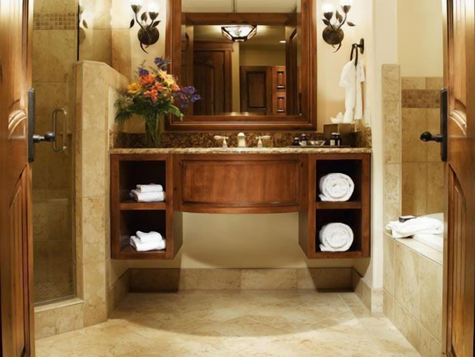 Bathroom 5, Tivoli Lodge, Eagle