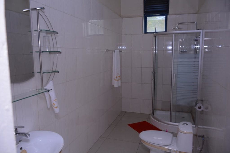 Bathroom 3, Western Mountain Hotel, Musanze