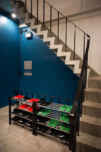 Others 5, Bunny Burrow Hostel, Khlong San