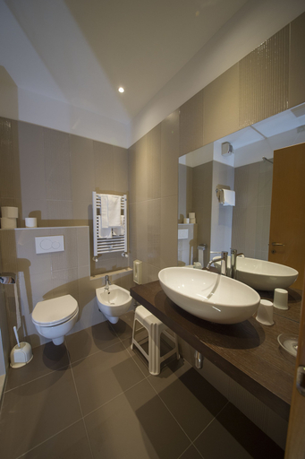 Bathroom 4, Hotel Terme Milano, Padua
