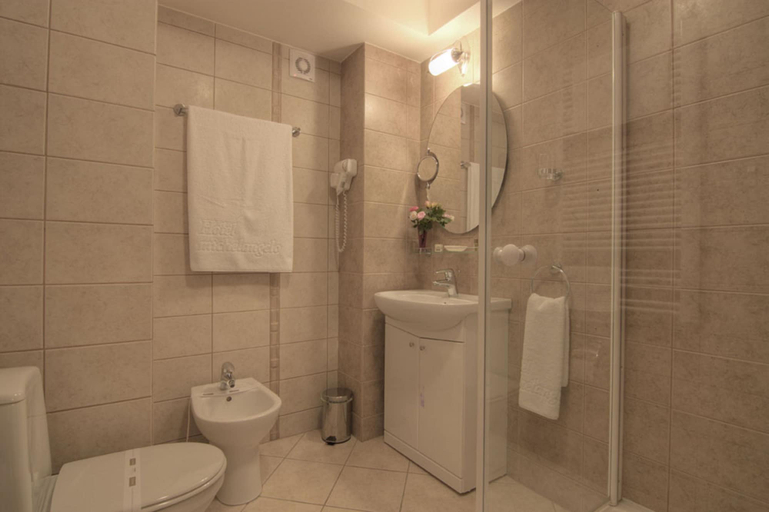 Bathroom 4, Hotel Michelangelo, Municipiul Bucuresti