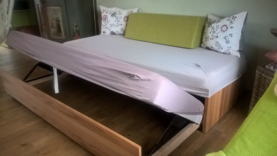 Bedroom 3, Wohnstube Koeln, Köln