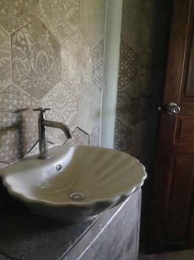 Bathroom 5, Iris Island Eco Resort, Culion