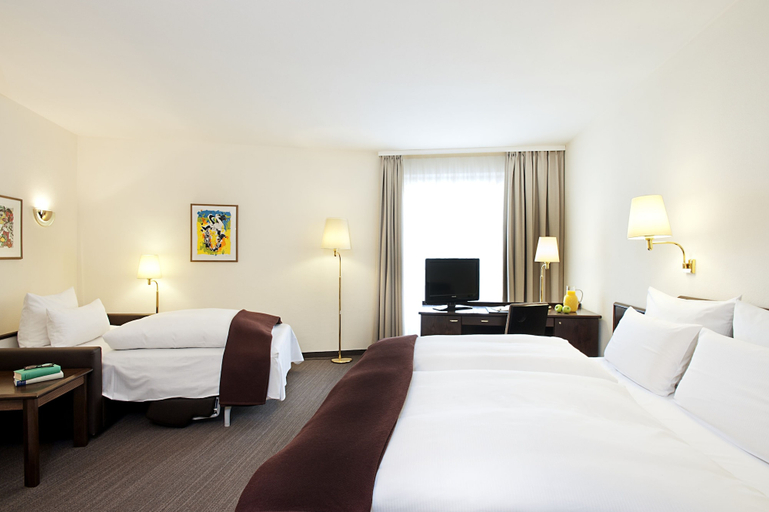 Bedroom 3, elaya hotel noerdlingen, Trademark by Wyndham, Donau-Ries