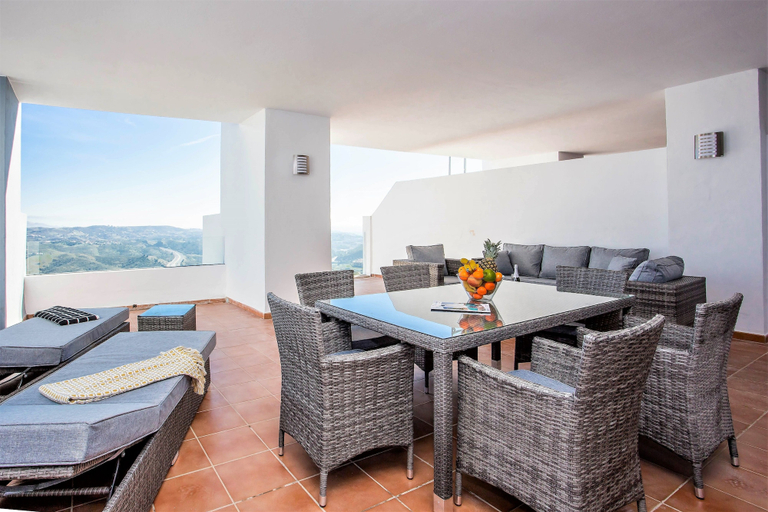 Others 5, Spectacular Golf, Sea and Mountain Views BT65, Málaga