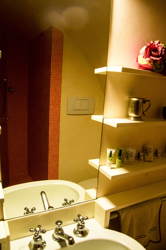 Bathroom, Villa Fiorentina con piscina, Florence