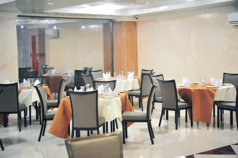 Food & Drinks 5, Tomreik Hotel, Accra