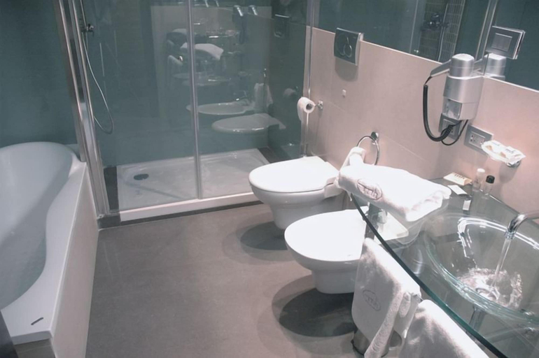 Bathroom 5, MH Design Hotel, Napoli