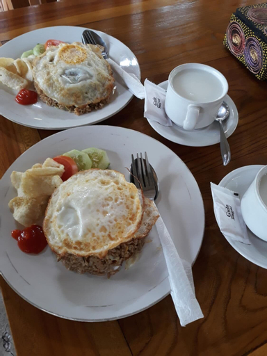 Food & Drinks 12